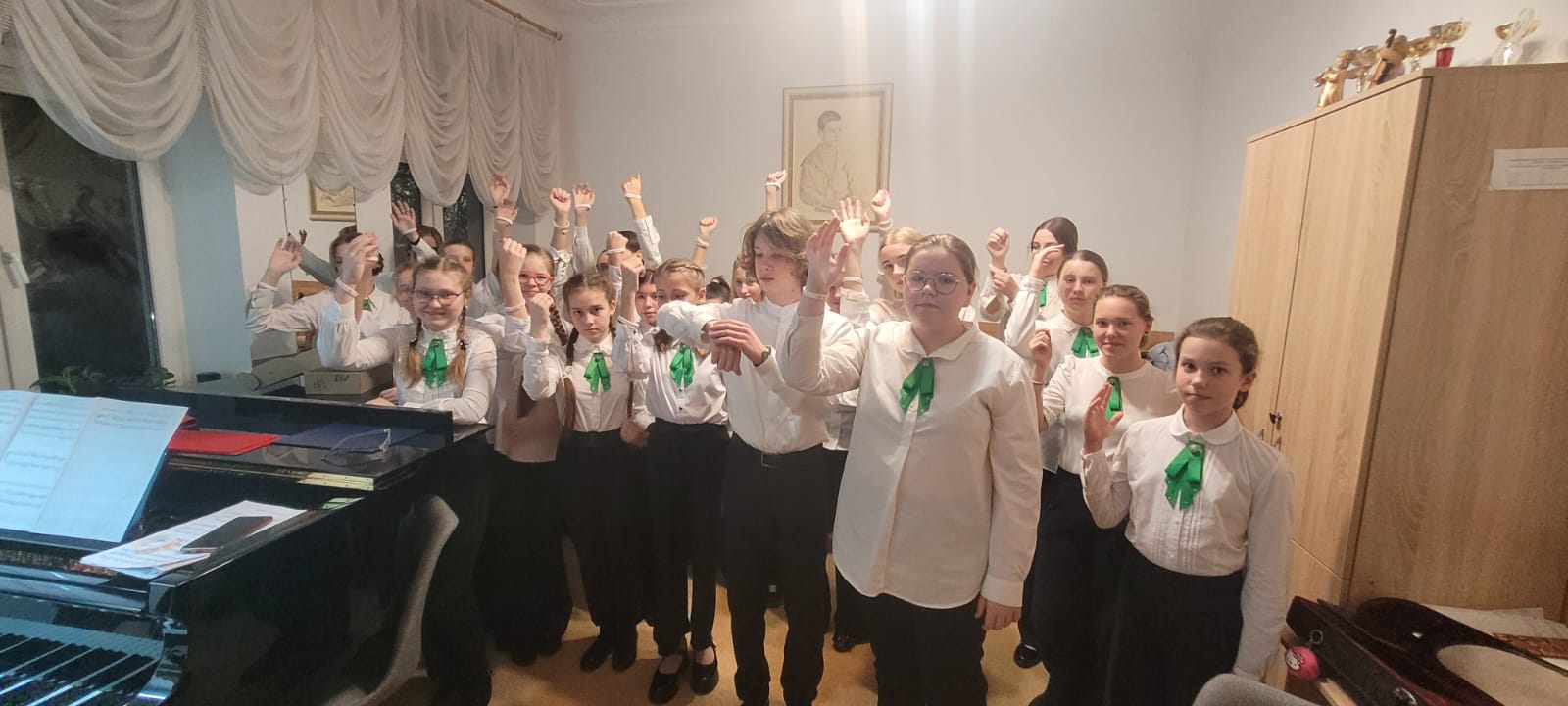 В музыкальной школе им. Шостаковича и школе № 11 поддержали марафон «Ты нам нужен»