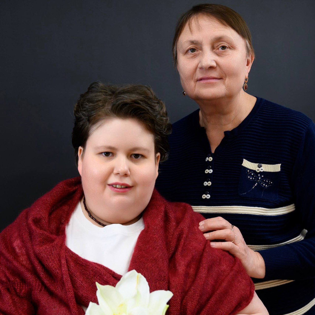 Праздничная фотосессия для девочек прошла в фонде «Берег надежды» накануне 8 Марта 