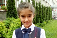 11-летней Софии нужно срочно собрать средства на корсет