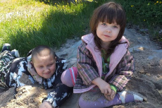 Возможны генетические нарушения: Люде Лебедевой и её брату нужна помощь