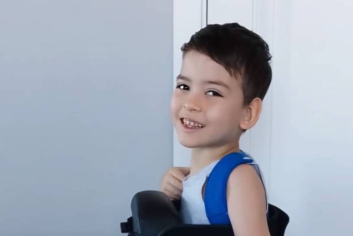 Необходимы консультация дефектолога и специалиста АДК, лекарства. 