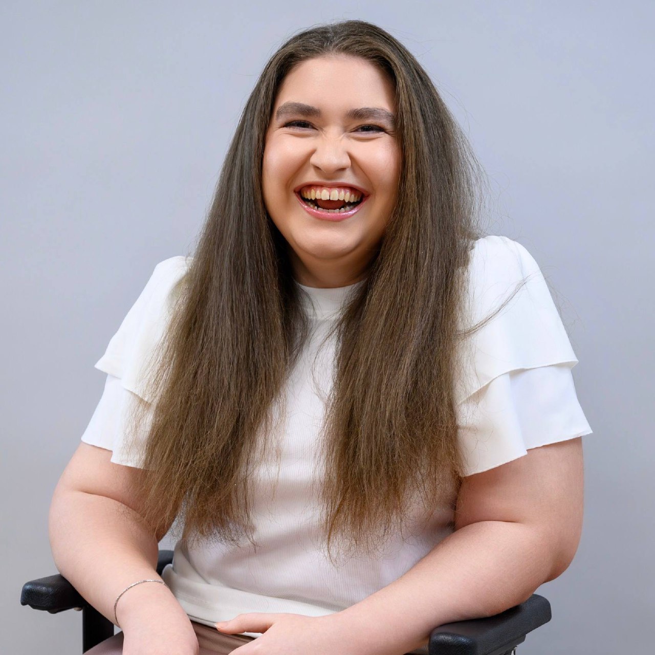 Праздничная фотосессия для девочек прошла в фонде «Берег надежды» накануне 8 Марта 