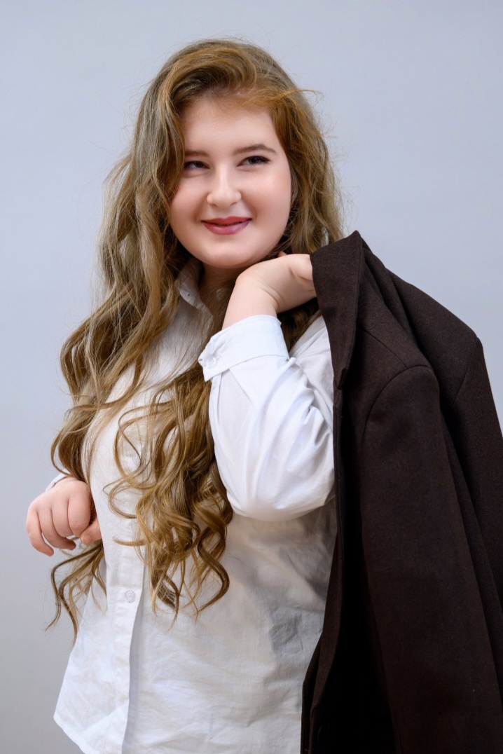 Праздничная фотосессия для девочек прошла в фонде «Берег надежды» накануне 8 Марта 