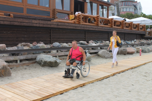 В Калининградской области появился первый адаптированный пляж для инвалидов